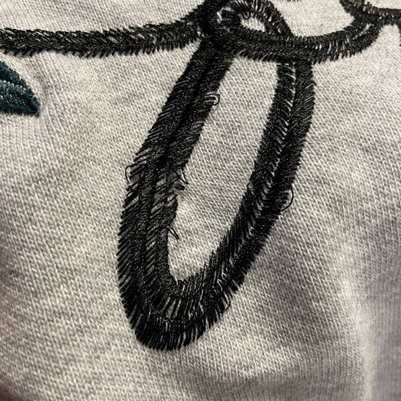 Aritzia’s - Wilfred Free Floral Embroidered Sweatshirt Women’s XS - Picture 7 of 9